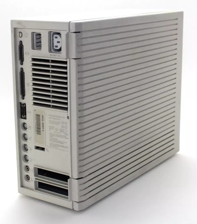 Refurbished Macintosh Quadra 700 Desktop PC