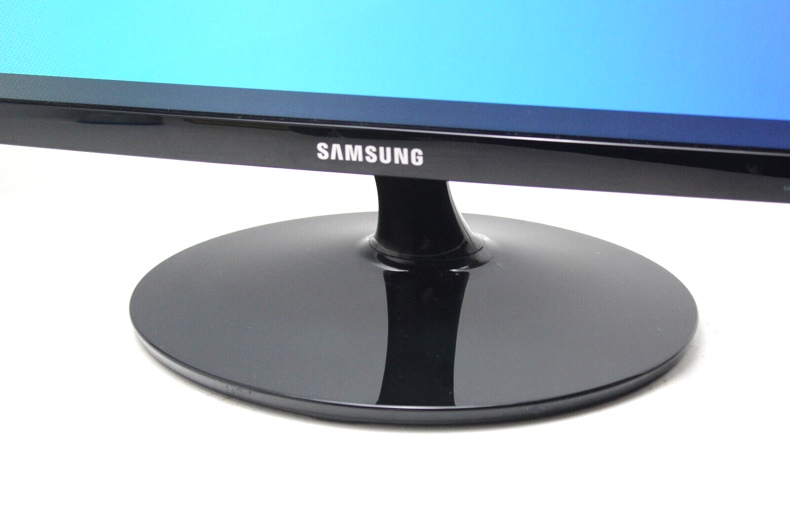 Refurbished Samsung S24D330H LCD Monitor